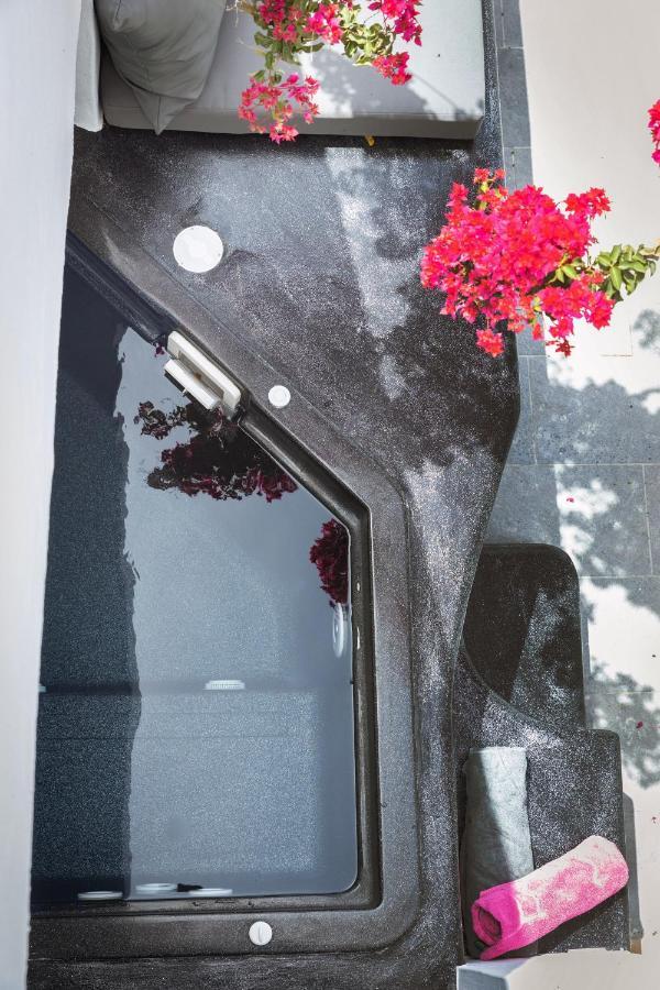 Sensia Luxury Studio With Hot Tub Oía Exteriér fotografie